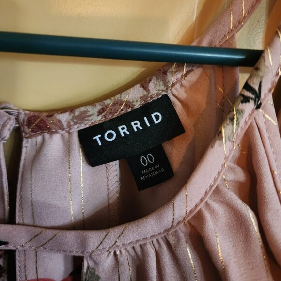 Torrid- Cold Shoulder Key Hole Back Floral Blouse - Picture 3 of 5